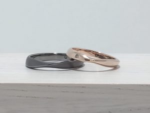 色付きの結婚指輪で叶えるふたりらしさ｜ゴールド・タンタル・発色・カラーダイヤ
